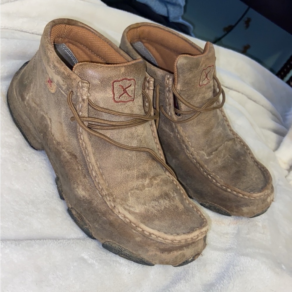Twisted X driving mocs
